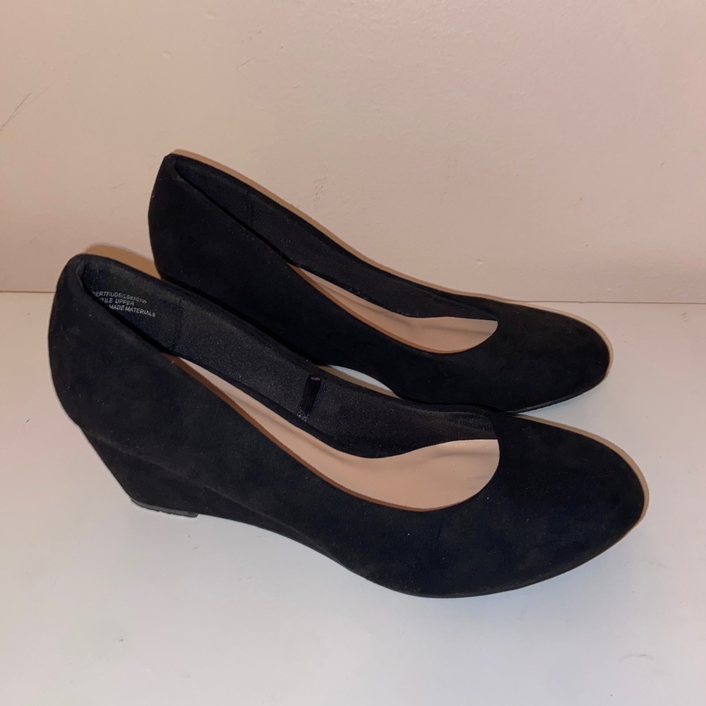 Seychelles Women Black Faux Suede Round Toe Wedge Heel Pumps Size 7 W